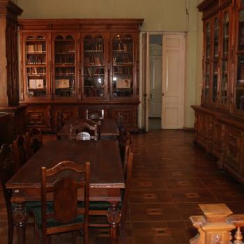 Library in the State Silk Museum